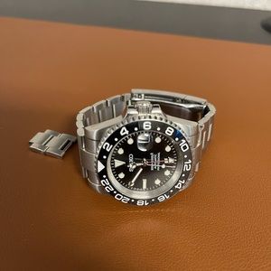 Seiko 40mm GMT Sub style diver.